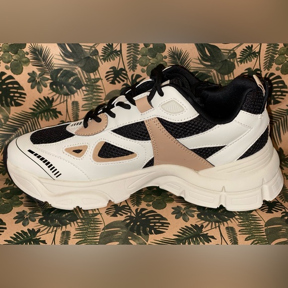 Steve Madden Clydie chunky sneakers NWOT - Picture 2 of 5